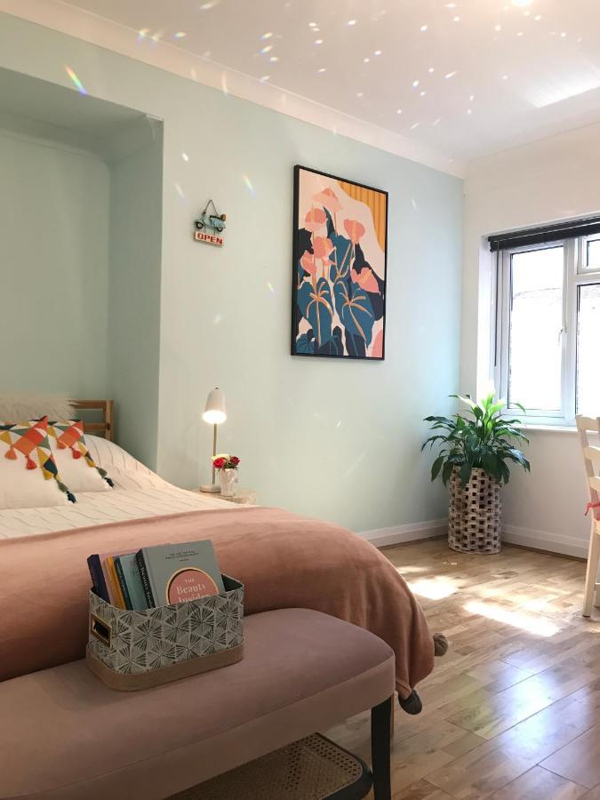 בורנמות' Modern Boutique Studio Apartment מראה חיצוני תמונה