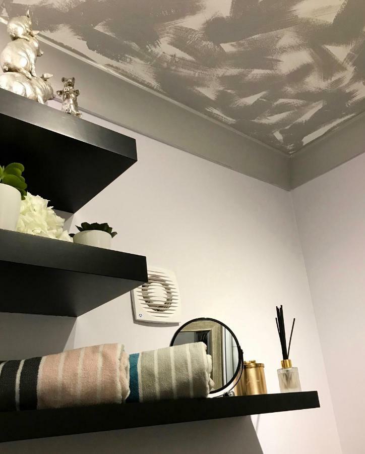 בורנמות' Modern Boutique Studio Apartment מראה חיצוני תמונה