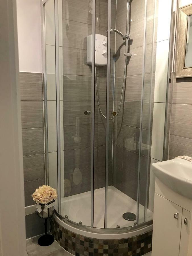 בורנמות' Modern Boutique Studio Apartment מראה חיצוני תמונה