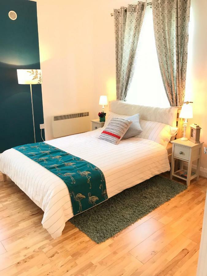 בורנמות' Modern Boutique Studio Apartment מראה חיצוני תמונה